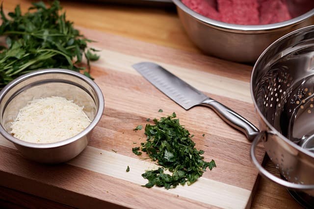 Comment choisir le bon couteau de chef pour votre cuisine